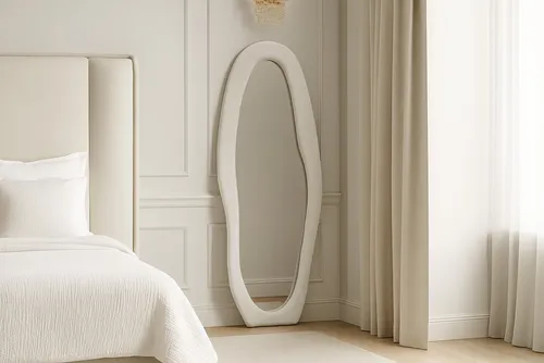 BOURGH Ganzkörperspiegel Unique 160x60cm – Stand- und Wandspiegel mit Flanellrahmen - Der BOURGH Standspiegel UNIQUE überzeugt durch sein modernes Design und die flexible Nutzung als Stand- oder Wandspiegel. Der asymmetrische Flanellrahmen verleiht jedem Raum Eleganz und Wärme. Mit einer stabilen MDF-Rückwand ist er besonders langlebig.