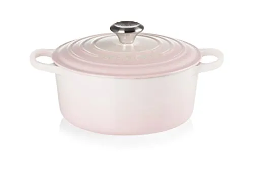 Le Creuset Signature Bräter 24 cm rund Shell Pink - Pfannen, eleganter Emaille-Bräter in zartem Shell Pink, ideal für schonendes Garen und perfekte Ergebnisse.