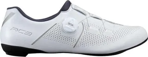 Shimano SH-RC302 Herren Rennradschuhe Weiß Gr. 48 – Komfort und Leistung - Hochwertige Rennradschuhe mit nahtlos integrierter Zwischensohle für ganztägigen Komfort. Die verstärkte Außensohle bietet Stabilität, während das atmungsaktive Material für optimale Belüftung sorgt.