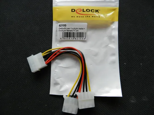 Delock Y-Kabel Stromversorgung - 2x 4pin Molex Anschlussadapter, ideal für den Anschluss mehrerer Geräte mit kompaktem Design und 11cm Kabellänge