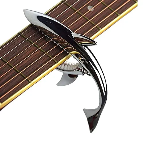 MINGZE Gitarre Kapodaster, Shark Capo Zinklegierung für Akustikgitarre E-Gitarre Westerngitarre Ukulele 4, 6, 12 Saiten, Festhalten, Weiche Auflage, Haifisch-Design (schwarz)