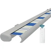 Eclipse Elektrische Kassettenmarkise 2,0x15m in Meeresfarbe - Die hochwertige Kassettenmarkise mit integriertem Motor und Funkfernbedienung bietet hohen UV-Schutz und wasserabweisendes Gewebe. Ideal für entspannte Stunden im Freien.