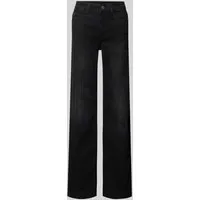 MAC Dream Wide Commercial Black Jeans - Robuster Denim mit 10oz für optimale Haltbarkeit, kombiniert deutsche Konfektionsweiten mit Inch-Längen für perfekten Sitz und höchsten Tragekomfort.