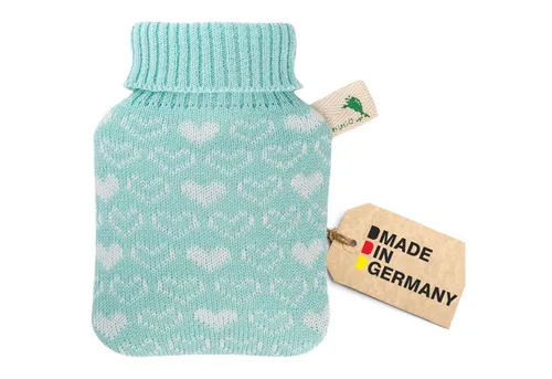 Hugo Frosch Mini-Wärmflasche 0,2 l mit Strickbezug - Herzen mint - Kompakte Wärmflasche im bezaubernden Herzchen-Design, ideal für unterwegs. Made in Germany, hochwertig und vielseitig einsetzbar für Wärme und Komfort.
