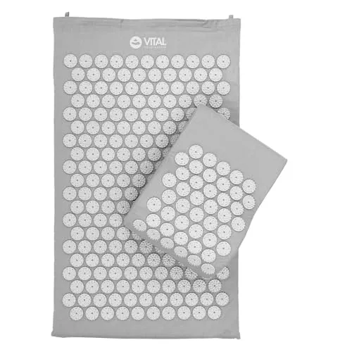 bodhi Akupressurmatte VITAL Set steingrau - Yantramatten für Therapie und Entspannung, inklusive Kissen für gezielte Akupressur und Schmerzlinderung.