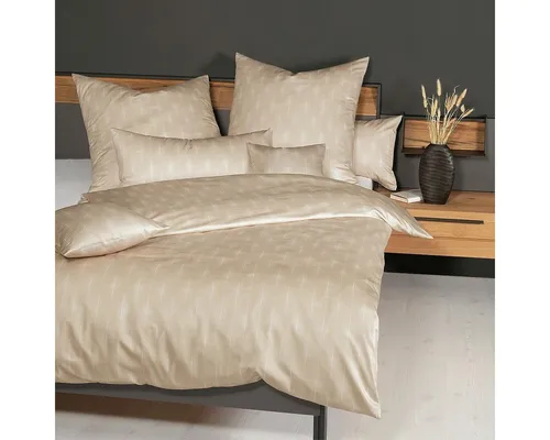 Janine Bettwäsche Carmen Mako Jersey 135x200 in Beige mit Nadelstreifen - Bettwäsche-Set aus 100% Baumwolle, weich und atmungsaktiv. Ideal für erholsamen Schlaf und stilvolle Schlafzimmergestaltung.