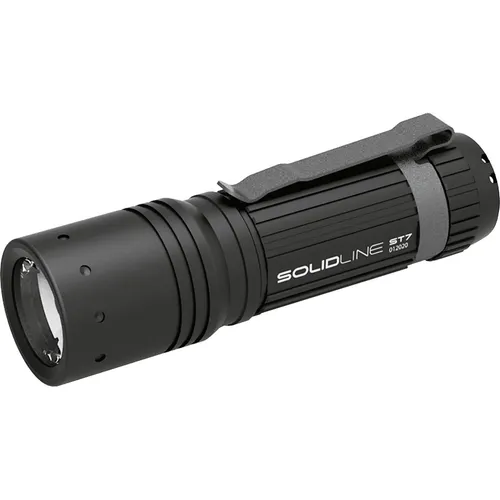 Ledlenser Solidline ST7 Taschenlampe, 360 Lumen - Taschenlampen mit robustem Flugzeugaluminium-Gehäuse, 360 Lumen Lichtleistung und stufenlos fokussierbarem Licht. Perfekt für Outdoor-Aktivitäten und Notfälle.