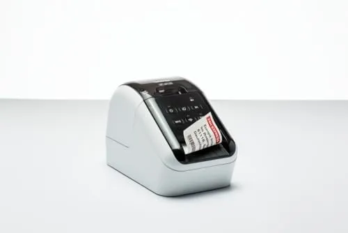 Brother QL-810Wc - Professioneller WLAN-Etikettendrucker mit Rot-Schwarz-Druckfunktion - Drucker mit Rot-Schwarz-Druck, bis zu 110 Etiketten/Minute, keine Softwareinstallation nötig, ideal für effizientes Etikettieren in Büros.