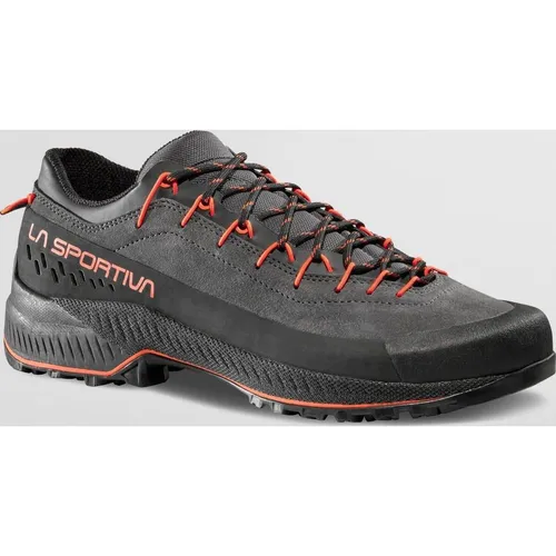 La Sportiva TX4 Evo Carbon/Cherry Tomato (42) - Technischer Halbschuh - Wanderschuhe für technische Zustiege und leichte Kletterpassagen, mit Vibram MegaGrip für optimale Traktion und Resole Platform für verlängerte Lebensdauer.