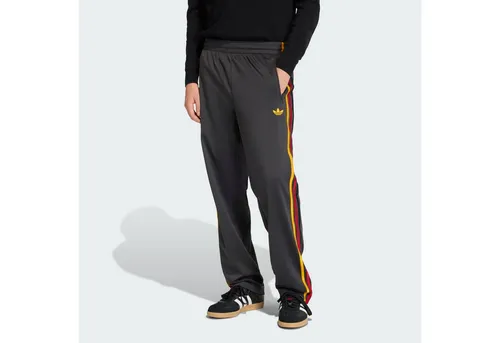 adidas Originals Sweatpants 'FIREBIRD' in Anthrazit, Größe XS - Die adidas Originals Sweatpants 'Firebird' bieten eine entspannte Passform und hohen Tragekomfort. Mit markanten Label-Streifen und weichem Sweat-Material sind sie ideal für Freizeit und sportliche Aktivitäten.