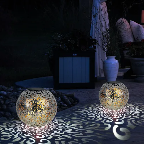 2er Set LED Solar Steck Erdspieß Leuchten – Antikes Design für Garten und Balkon - Lampen mit antikem Design und warmweißem Licht (3000K) für bis zu 8 Stunden Beleuchtung. Ideal für den Außenbereich dank IP44 Schutz. Set mit 2 stilvollen Solarleuchten.