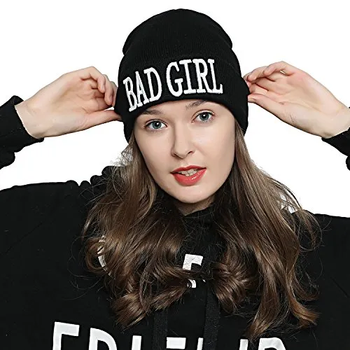 DonDon Mütze Damen Beanie Statement Wintermütze Bad Girl