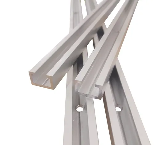 Produktbild Aluminium C Profil M8, gebohrt inkl. 5 Schrauben, 1m, 17x11mm, Alu C Profil