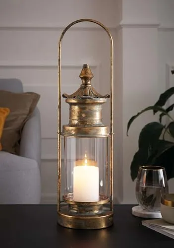 Dekoleidenschaft Laterne Gold aus Metall & Glas - 54 cm hoch - Elegante Laterne für drinnen und draußen, aus gold lackiertem Metall mit antiker Patina, ideal als Hängelaterne oder Windlicht für stimmungsvolle Atmosphäre.