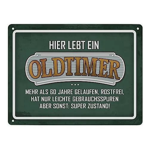 Metallschild XL mit Retro- Stil Motiv und Spruch: Hier wohnt ein Oldtimer
