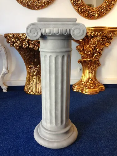 Säule Mäander Style Dekosäule 60cm - Elegante, handbemalte Dekosäule im Barockstil, ideal als Blumensäule oder Ablage. Verleihe deinem Zuhause einen einzigartigen Akzent mit diesem stilvollen Unikat, das in Europa gefertigt wurde.