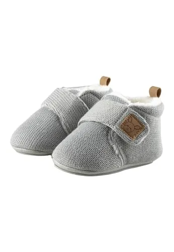 Sterntaler Baby Krabbelschuh aus Strick - Unisex Krabbelschuhe mit rutschfester Sohle, gefüttert mit Teddyflausch, mittelgrau, Größe 16 - KRAABELSCHUHE FÜR BABYS - Ideal für die ersten Schritte, bieten diese Schuhe Halt und Komfort. Mit rutschfester Sohle und weichem Teddyflausch-Futter sind sie perfekt für kleine Entdecker. PRAKTISCHER KLETTVERSCHLUSS für einfaches An- und Ausziehen.