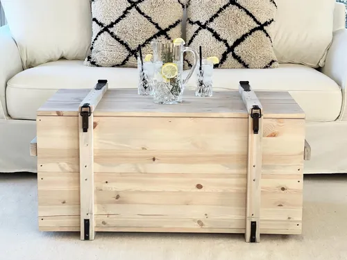 Truhe Couchtisch aus massivem Holz – Vintage Shabby M