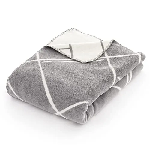 bugatti Kuscheldecke 150x200 cm in grau von Bugatti