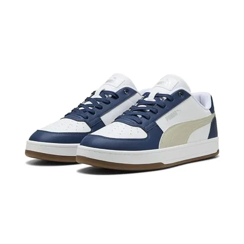 Puma Caven 2.0 White-Desert Dust-Gum EU 41 - Sneaker mit retro Basketball-Silhouette, ausgestattet mit komfortabler SOFTFOAM Innensohle und aus mindestens 20 % recycelten Materialien gefertigt.