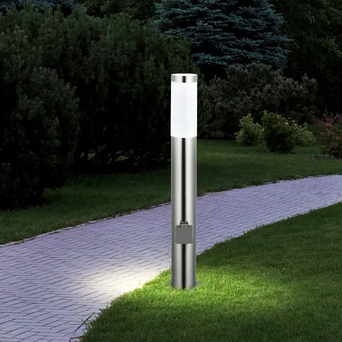 Gartenlampe mit 2 Steckdosen aus Edelstahl - 80 cm Wegeleuchte - Lampen für den Außenbereich mit 2 praktischen Steckdosen, ideal für elektrische Gartengeräte. IP44 Schutzklasse sorgt für Witterungsbeständigkeit.
