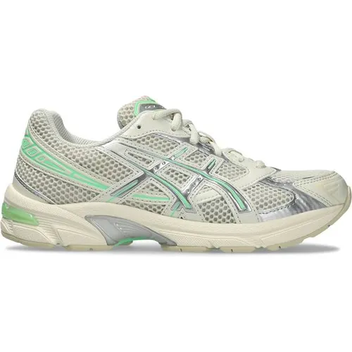 ASICS Damen Freizeitschuhe GEL-1130 – Urbaner Retro-Look - Der GEL-1130™ kombiniert modernes Design mit klassischer Ästhetik. Ideal für den Alltag, bietet er dank GEL™ Technologie in der Ferse optimalen Komfort und Dämpfung.