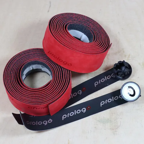Prologo Skintouch Lenkerband, Rot, One Size - Lenkerband Prologo Skintouch, robust und langlebig für optimalen Grip und Komfort beim Fahren, ideal für Radfahrer.