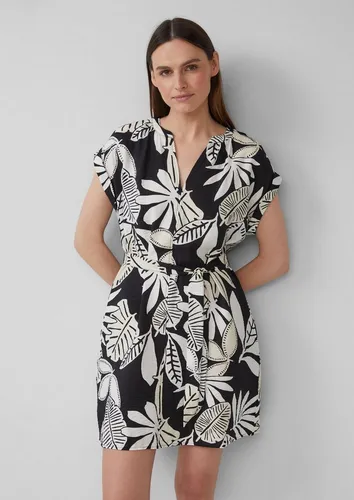 s.Oliver Kurzes Kleid aus Viskosemix im Relaxed Fit schwarz - Freizeitkleid für Damen im Relaxed Fit, mit modischem Alloverprint und fließender Webware für ein angenehmes Tragegefühl.