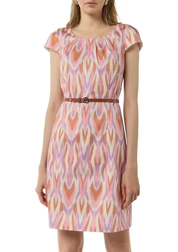 comma Etui Kleid mit Allover Print - Elegantes Etui Kleid mit Gürtel, antaillierter Passform und Kappärmeln, ideal für Business-Anlässe.