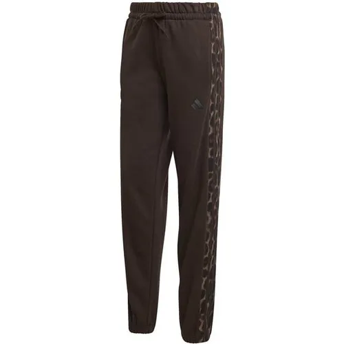 ADIDAS Damen Hose Seasonal Essentials mit Leopardenprint - Stylische French Terry Hose mit ikonischen 3-Streifen für lässigen Look und hohen Tragekomfort. Perfekt für Freizeit und Sport, mit elastischem Bund und innenliegendem Kordelzug für optimale Anpassung.