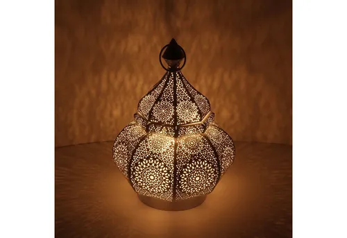 Casa Moro Windlicht Anida – Orientalische Tischlaterne in Gold (30cm) - Handgefertigte, dekorative Laterne aus perforiertem Metall im Antik-Gold-Look. Ideal für stimmungsvolle Akzente im Garten oder Zuhause, mit traumhaften Schattenspielen für ein einzigartiges Ambiente.