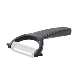 Gefu Sparschäler CERAMO – Schwarz - Der Gefu Sparschäler CERAMO in Schwarz ist ideal zum Schälen von Obst und Gemüse. Mit hochwertigem Kunststoff und Keramik gefertigt, ist er geschmacks- und geruchsneutral sowie für Links- und Rechtshänder geeignet.