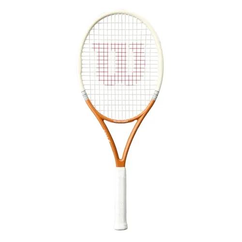 Wilson Tennisschläger Roland Garros Team 102 - Ultraleichter Tennisschläger für Freizeitspieler mit elegantem Design, optimal für hohe Wendigkeit und Schwunggeschwindigkeit. Bereits besaitet, bietet er Flexibilität und ein angenehmes Spielgefühl.