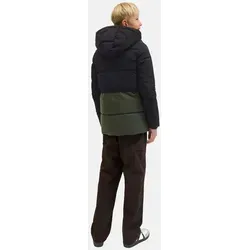 Jack & Jones Junior Jacke OWEN Steppjacke - Funktionsjacke für kalte Tage, mit warmem Futter und stylischem Steppdesign. Die hochschließende Kapuze und innenliegende Bündchen sorgen für optimalen Schutz vor Wind und Kälte.