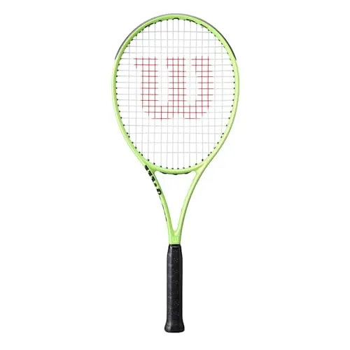 Wilson Tennisschläger Blade Feel RXT 105 - Besaitet, Griffstärke 3, Freizeit - Erleben Sie mit dem Wilson Blade Feel RXT 105 in strahlendem Lindgrün die Freude am Tennis. Der Schläger überzeugt durch eine innovative Ösentechnologie für einen größeren Sweetspot und eine langlebige Bauweise aus Graphit.