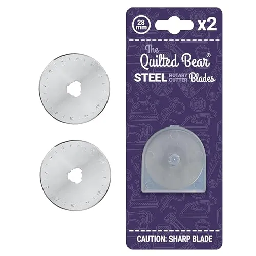 Die Quilted Bear Rotationsschneider Ersatzklingen - 28mm aus Titan Edelstahl für Präzision und Festigkeit, geeignet zum Nähen, Quilten und Schneidern, inkl. 2 Ersatzklingen für Rollschneider