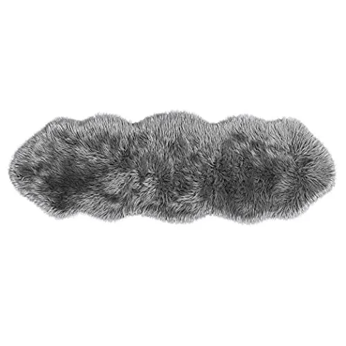 Teppich Wölkchen – Flauschiger Hochflor-Teppich Schlafzimmer - Schaffell Kunstfell Lammfell - Bettvorleger & Tisch-Läufer - weicher Fellteppich - Dunkelgrau - 55x160cm