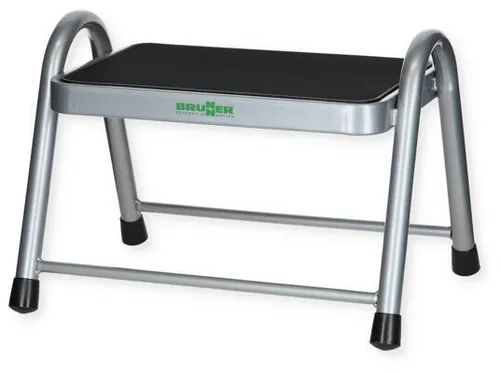 Brunner King Step Einzeltrittstufe, silber - Tritthocker mit rutschsicherer Gummiauflage, feuerverzinkt für hohe Stabilität. Max. Traglast von 150 kg und ideal für sicheres Arbeiten in Haushalt und Garten.