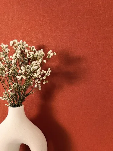 Newroom Vliestapete Rot - Edle Uni Tapete für Wohnzimmer & Schlafzimmer - Moderne, abwaschbare Tapete in Rostrot mit Struktur-Textil-Optik, ideal zur Kombination mit Mustertapeten für einzigartige Raumgestaltungen.