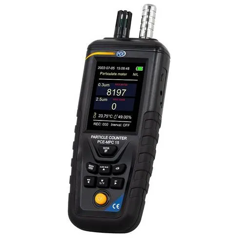 PCE Luftqualitätsmessgerät MPC 15, mobil mit Alarm und Datenlogger - Schadstoff-Messgerät zur präzisen Messung von Feinstaub, Temperatur und Luftfeuchtigkeit. Mit Akku und Mini-Stativ für mobile Anwendungen und einem großen, farbigen Display für einfache Ablesbarkeit.