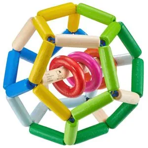 Selecta 61008 Greifling Space - Elastischer Holzball für Babys - Motorikspielzeug, fördert die sensorischen Fähigkeiten und bietet durch die Rasselringe stimulierende Geräusche für spielerisches Lernen.