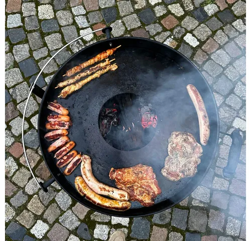 Czaja Grillplatte 57er Feuerplatte - Grillplatte für 57 cm Kugelgrills, 4mm stark und sorgt für perfekte Grillaromen durch Fleischsaft-Rücklauf.