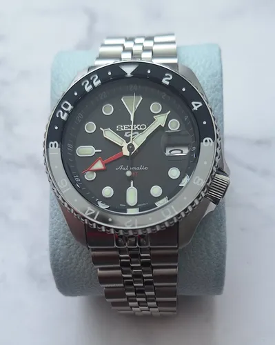 Seiko 5 Watch SSK001K1