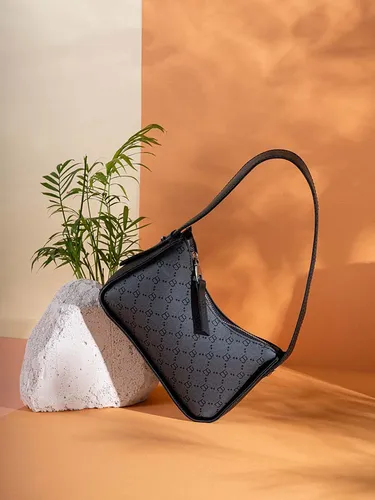 Lucky Bees Schultertasche in Schwarz/ Anthrazit - (B)23 x (H)15 x (T)7 cm, schwarz/grau, Damen