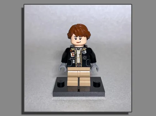 LEGO Star Wars: Onyx Cinder (75374) - Spielzeug-Sternenschiff mit drehbaren Triebwerken, 5 Minifiguren für galaktische Abenteuer im Kinderzimmer