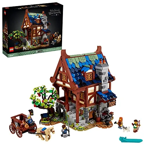 LEGO Ideas Mittelalterlicher Schmied 21325 – Beeindruckendes Bau- und Ausstellungsmodell - Entdecken Sie das detailreiche Modell des mittelalterlichen Schmiedes mit 2.164 Teilen. Perfekt zum Ausstellen und Bauen, inklusive 4 Minifiguren und beweglicher Pferdefigur.