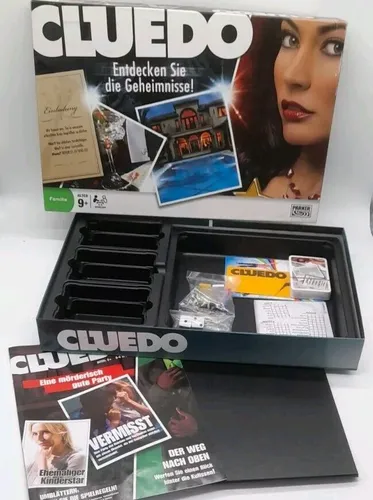 Cluedo Parker 2008 - Krimi Brettspiel für spannende Spielabende - Gesellschaftsspiel für 3-6 Spieler, ideal für Krimi-Fans und Familien, sorgt für packende Detektiv-Abenteuer und fördert das Gedächtnis.