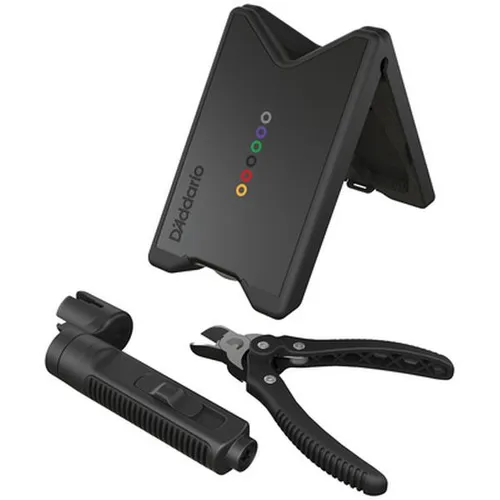 D'Addario Tour‑Grade Saitenwechsel‑Kit – Komplettes Werkzeugset für Gitarren - Praktisches All-in-One Saitenwechsel-Set mit Wirbelkurbel, Bridge-Pin-Zange, Cutter und Etui. Ideal für Setup, Reparatur und Wartung. Ergonomisches Design für komfortable Handhabung.
