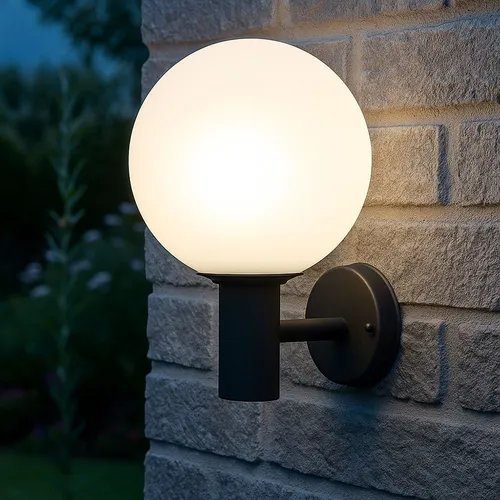 Edelstahl Wandleuchte mit Glaskugel - Außenleuchte für Garten und Fassade - Lampen für Außenbereich, 37 cm hoch und IP44 spritzwassergeschützt. Individuell gestaltbar mit E27 Leuchtmittel für perfekte Lichtstimmung.