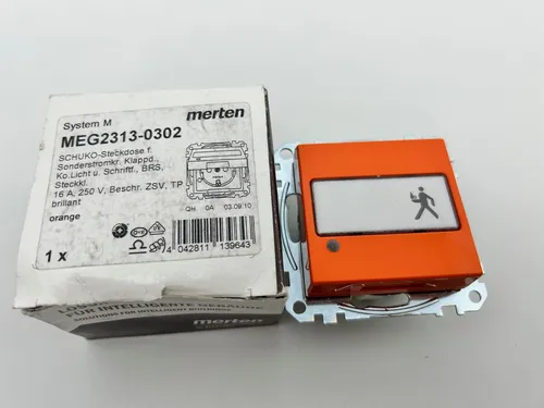 Merten SCHUKO Steckdose mit Klappdeckel und Kontrolllicht in orange von Merten